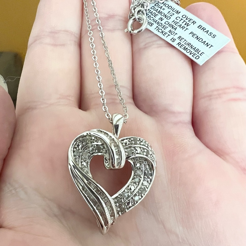 Genuine Natural 1/2 Ct cttw diamond heart necklace pendant new NWT vintage